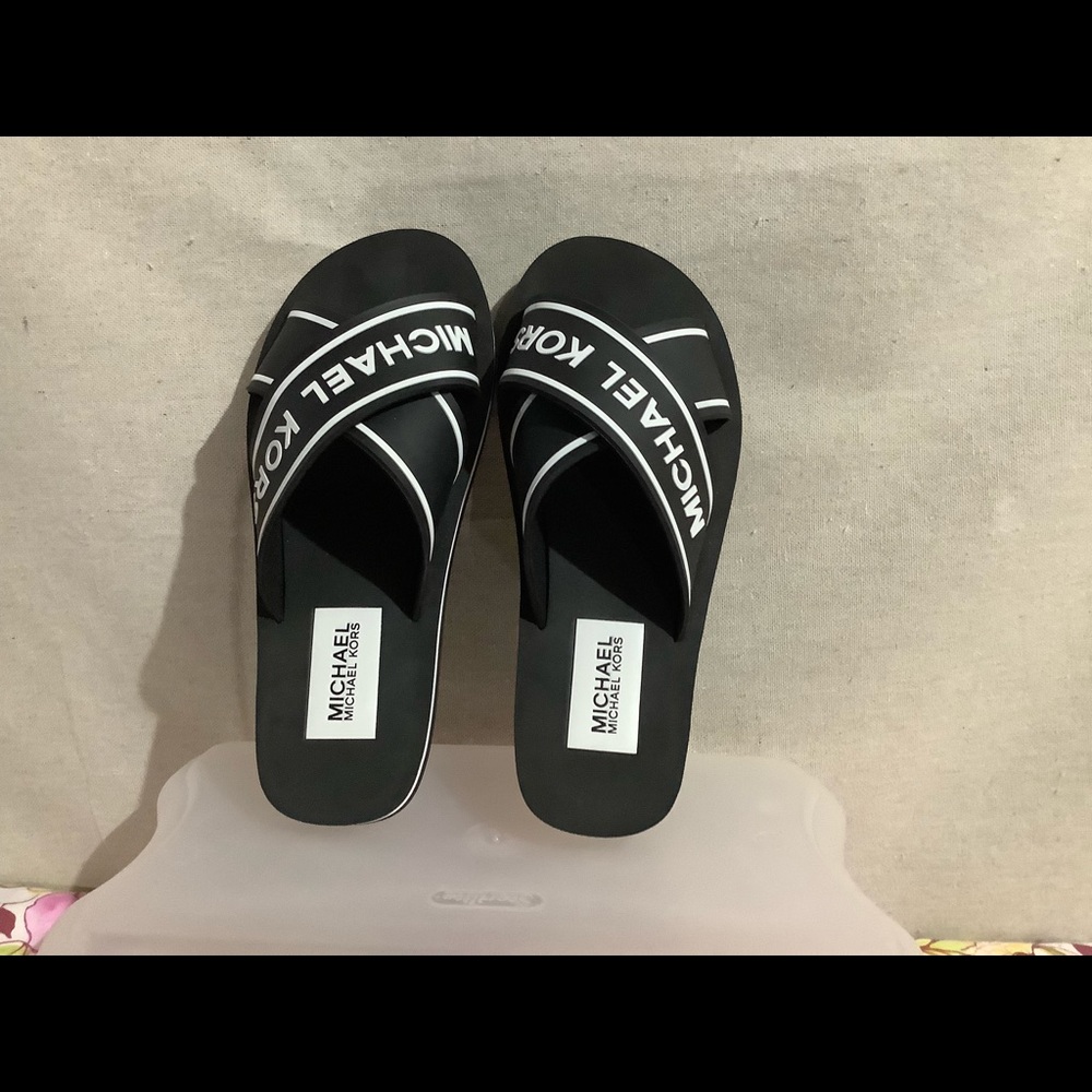 Michael Kors Women Slides - Picture 5 of 7